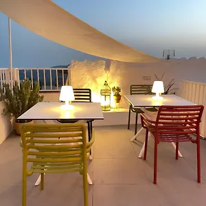https://los-nidos-apartments-frigiliana.es-andalucia.com